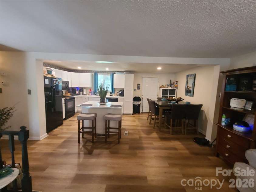 4809 Garvis Drive, Charlotte, NC 28269.  MLS# CAR4419806, YatesRealty ID 48004. 
