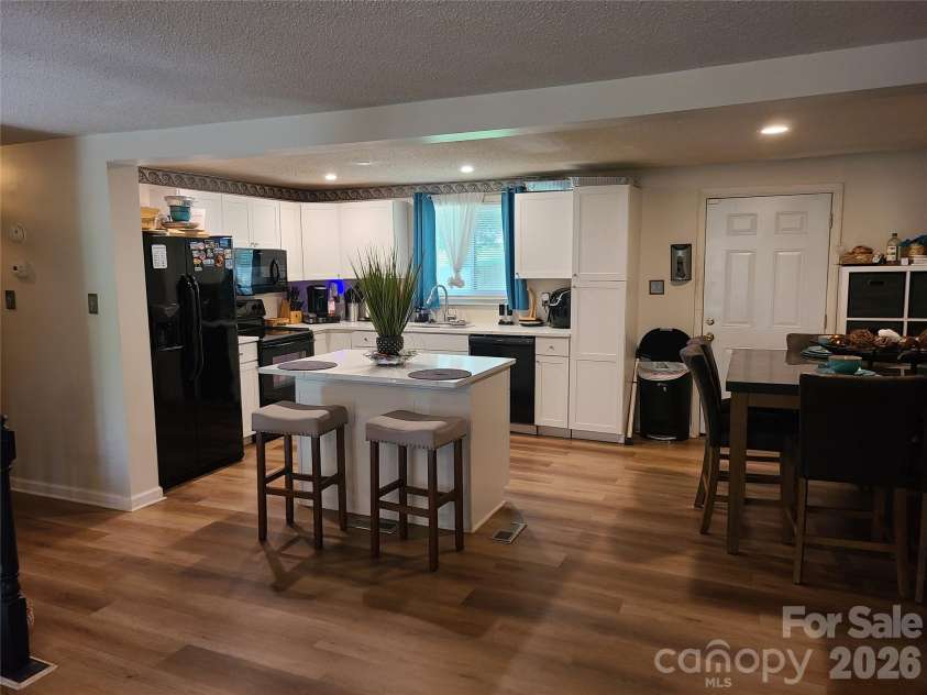 4809 Garvis Drive, Charlotte, NC 28269.  MLS# CAR4419806, YatesRealty ID 48004. 