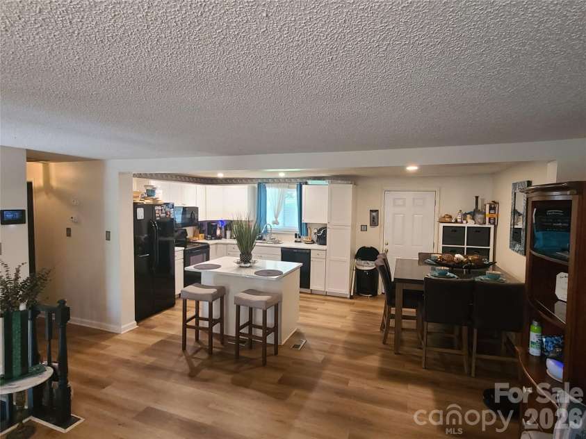 4809 Garvis Drive, Charlotte, NC 28269.  MLS# CAR4419806, YatesRealty ID 48004. 
