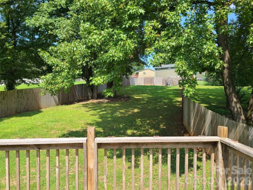 4809 Garvis Drive, Charlotte, NC 28269.  MLS# CAR4419806, YatesRealty ID 48004. 