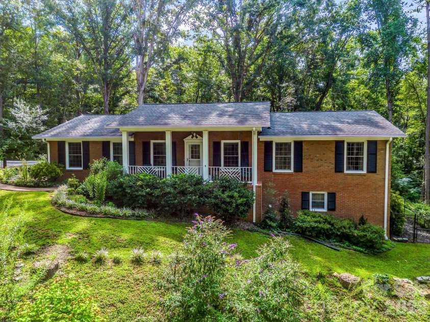 498 Plantation Drive, Rutherfordton, NC 28139.  MLS# CAR4415500, YatesRealty ID 48005. 