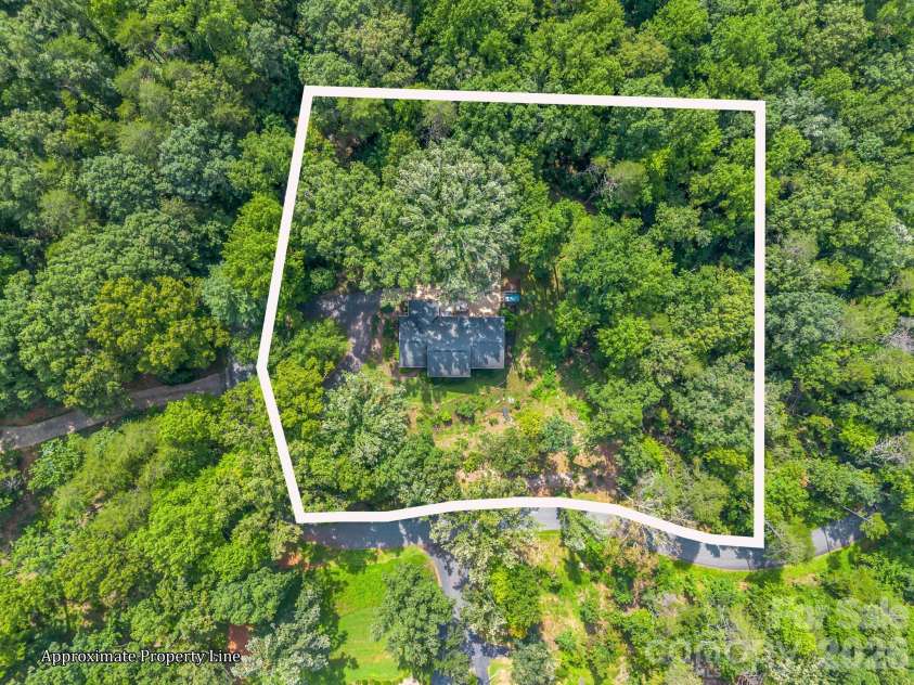 498 Plantation Drive, Rutherfordton, NC 28139.  MLS# CAR4415500, YatesRealty ID 48005. 