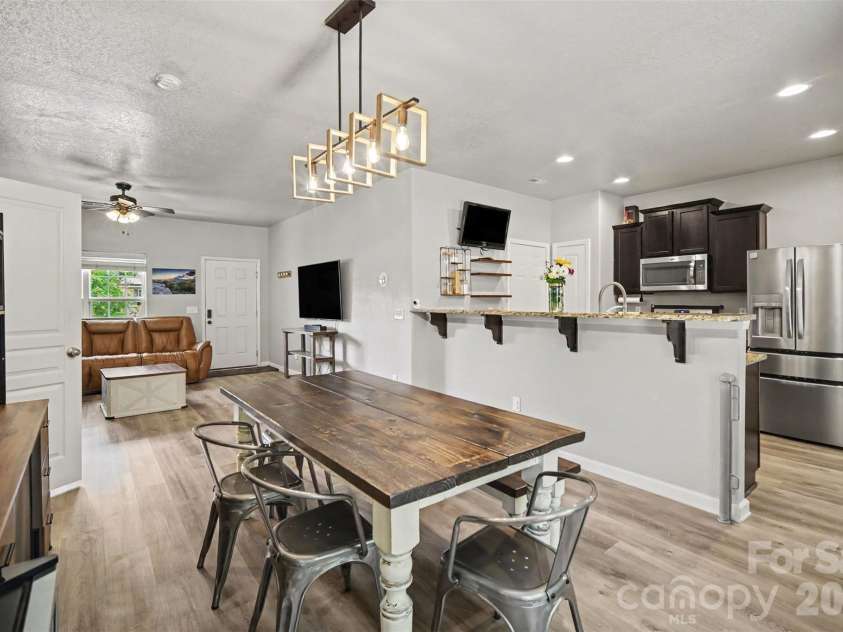 4560 Merryvale Forest Drive, Charlotte, NC 28214.  MLS# CAR4420053, YatesRealty ID 48008. 