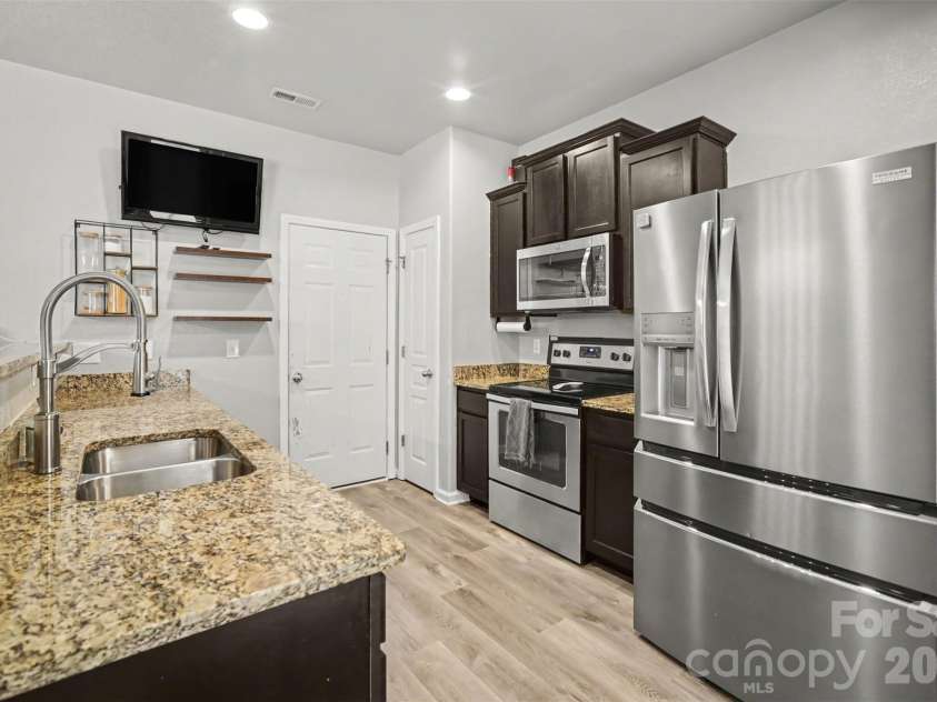 4560 Merryvale Forest Drive, Charlotte, NC 28214.  MLS# CAR4420053, YatesRealty ID 48008. 