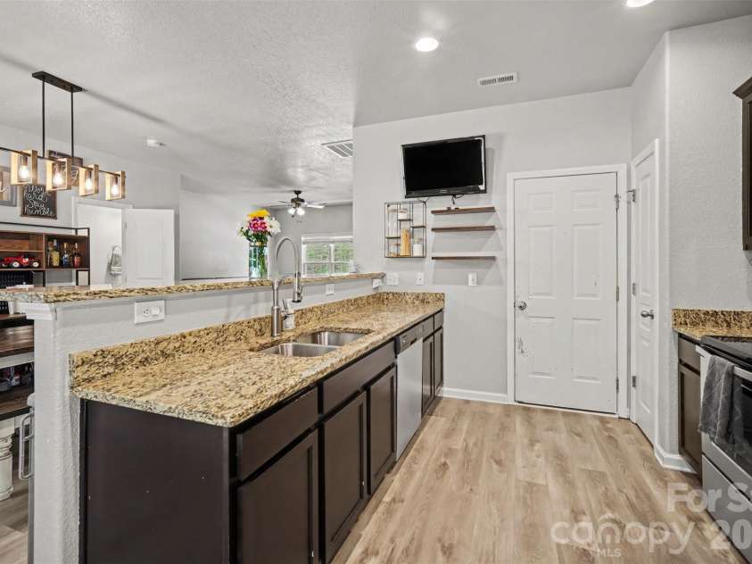 4560 Merryvale Forest Drive, Charlotte, NC 28214.  MLS# CAR4420053, YatesRealty ID 48008. 