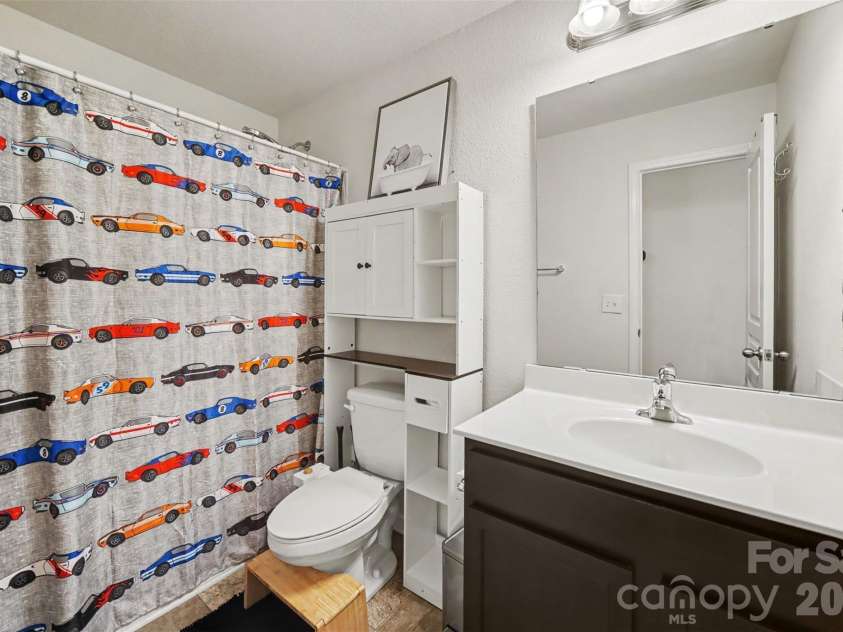 4560 Merryvale Forest Drive, Charlotte, NC 28214.  MLS# CAR4420053, YatesRealty ID 48008. 