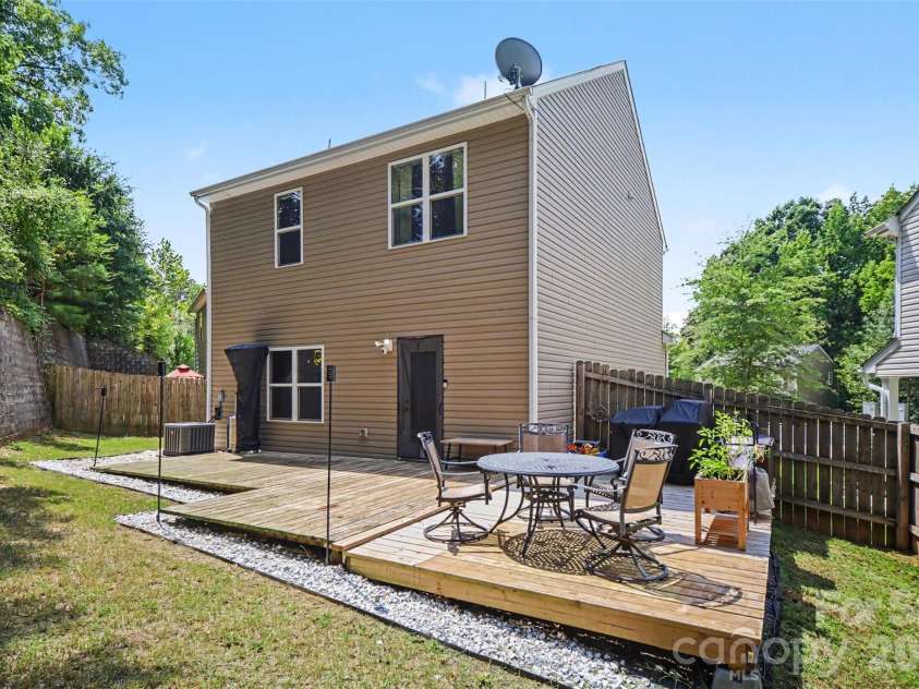 4560 Merryvale Forest Drive, Charlotte, NC 28214.  MLS# CAR4420053, YatesRealty ID 48008. 