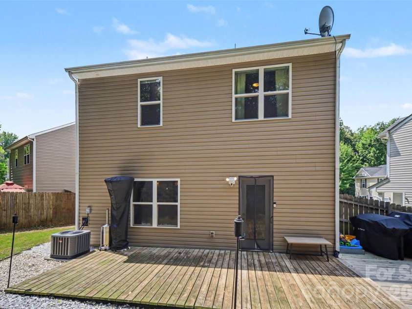 4560 Merryvale Forest Drive, Charlotte, NC 28214.  MLS# CAR4420053, YatesRealty ID 48008. 