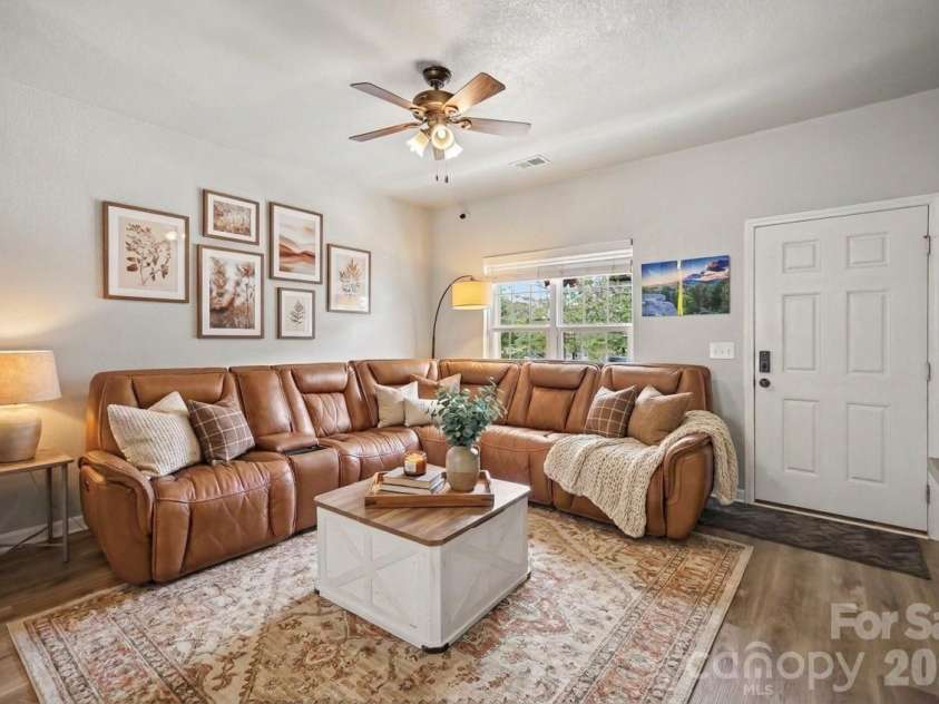 4560 Merryvale Forest Drive, Charlotte, NC 28214.  MLS# CAR4420053, YatesRealty ID 48008. 