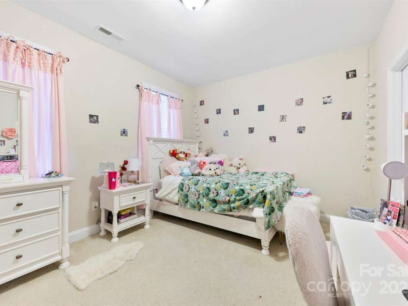 11519 Sweet Birch Lane, Charlotte, NC 28278.  MLS# CAR4215094, YatesRealty ID 4801. 