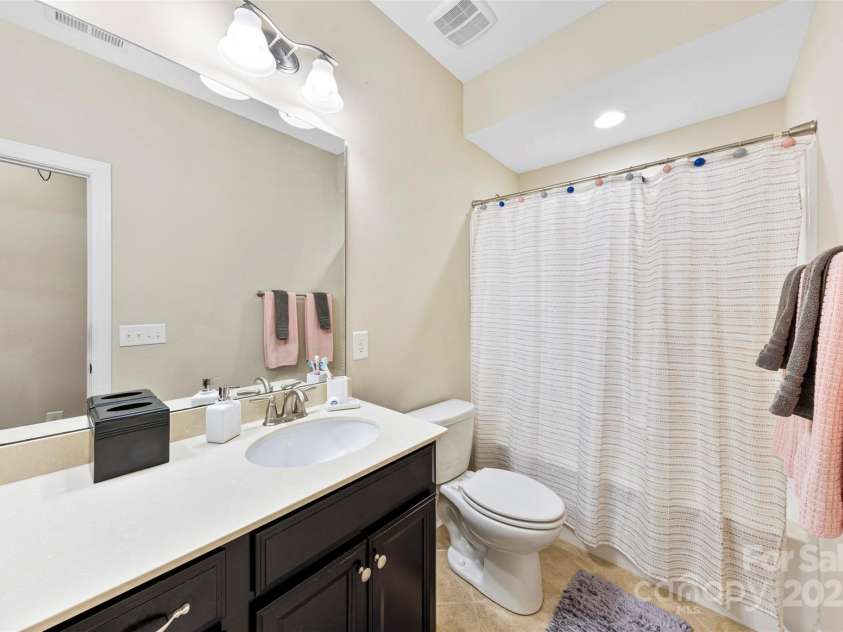 11519 Sweet Birch Lane, Charlotte, NC 28278.  MLS# CAR4215094, YatesRealty ID 4801. 