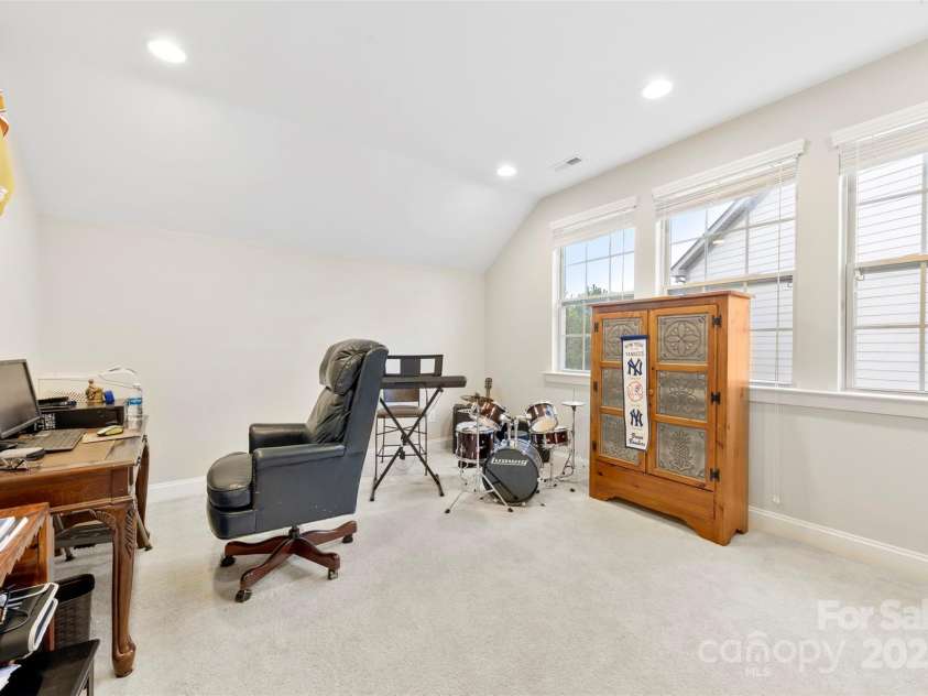 11519 Sweet Birch Lane, Charlotte, NC 28278.  MLS# CAR4215094, YatesRealty ID 4801. 