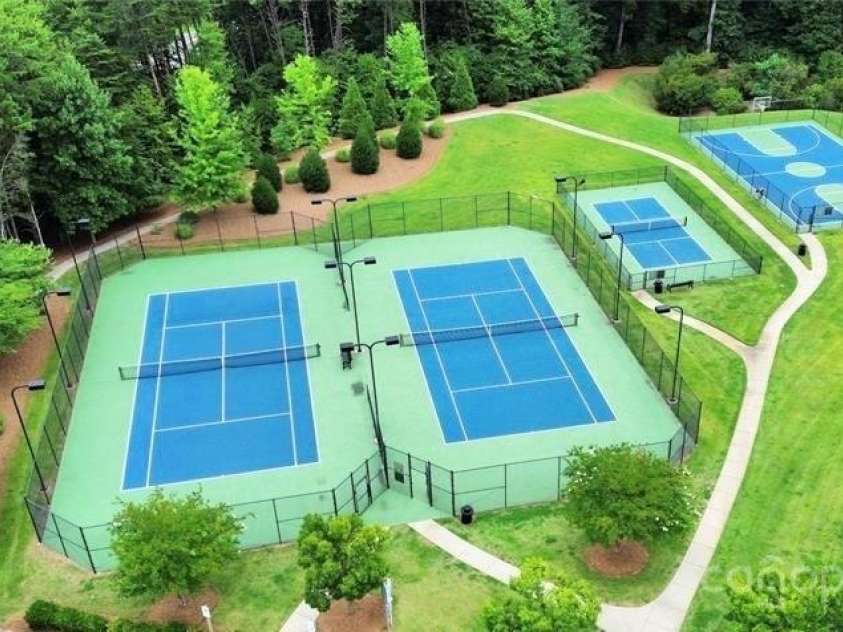 11519 Sweet Birch Lane, Charlotte, NC 28278.  MLS# CAR4215094, YatesRealty ID 4801. 