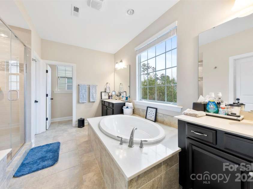 11519 Sweet Birch Lane, Charlotte, NC 28278.  MLS# CAR4215094, YatesRealty ID 4801. 