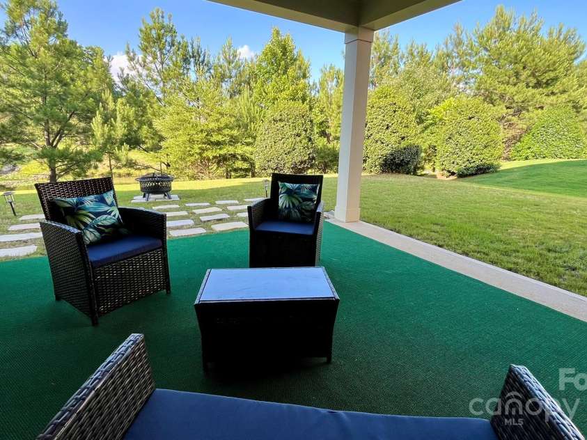 11519 Sweet Birch Lane, Charlotte, NC 28278.  MLS# CAR4215094, YatesRealty ID 4801. 