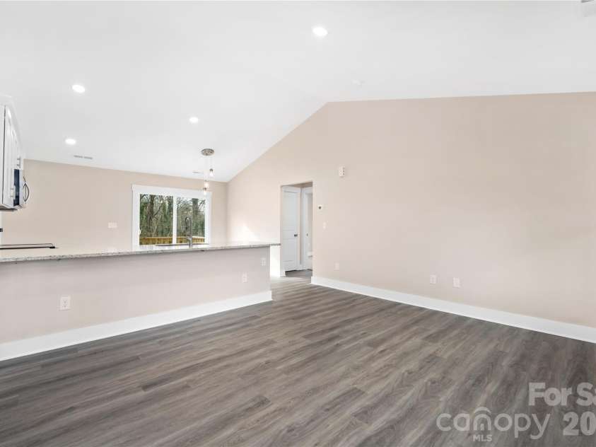 407 Queens Road, Gastonia, NC 28052.  MLS# CAR4333445, YatesRealty ID 4801. 