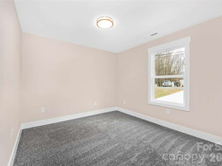 407 Queens Road, Gastonia, NC 28052.  MLS# CAR4333445, YatesRealty ID 4801. 