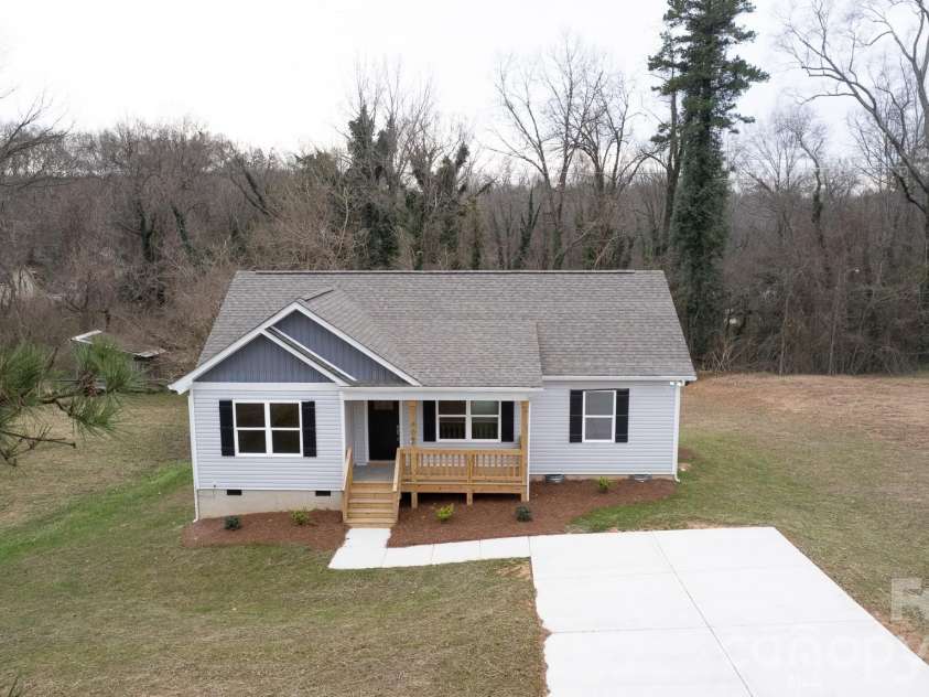 407 Queens Road, Gastonia, NC 28052.  MLS# CAR4333445, YatesRealty ID 4801. 