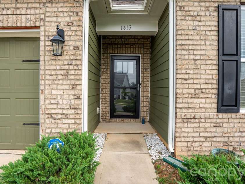 1615 Sweetmoss Loop, Denver, NC 28037.  MLS# CAR4419888, YatesRealty ID 48010. 