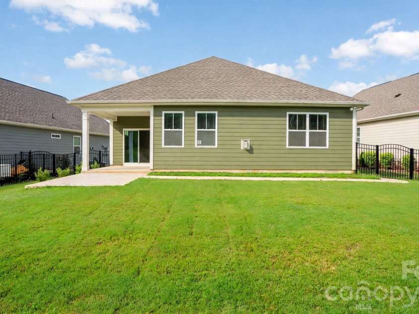 1615 Sweetmoss Loop, Denver, NC 28037.  MLS# CAR4419888, YatesRealty ID 48010. 