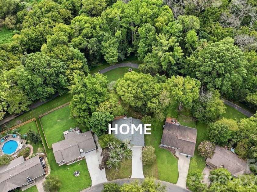 326 Vista Grande Circle, Charlotte, NC 28226.  MLS# CAR4418981, YatesRealty ID 48012. HOME it is!