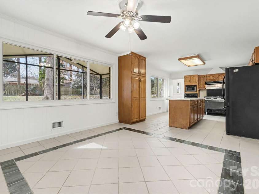 2701 Thomas Trail, Gastonia, NC 28054.  MLS# CAR4344698, YatesRealty ID 4802. 