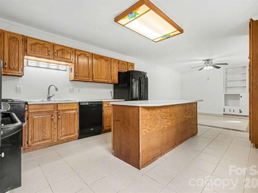 2701 Thomas Trail, Gastonia, NC 28054.  MLS# CAR4344698, YatesRealty ID 4802. 