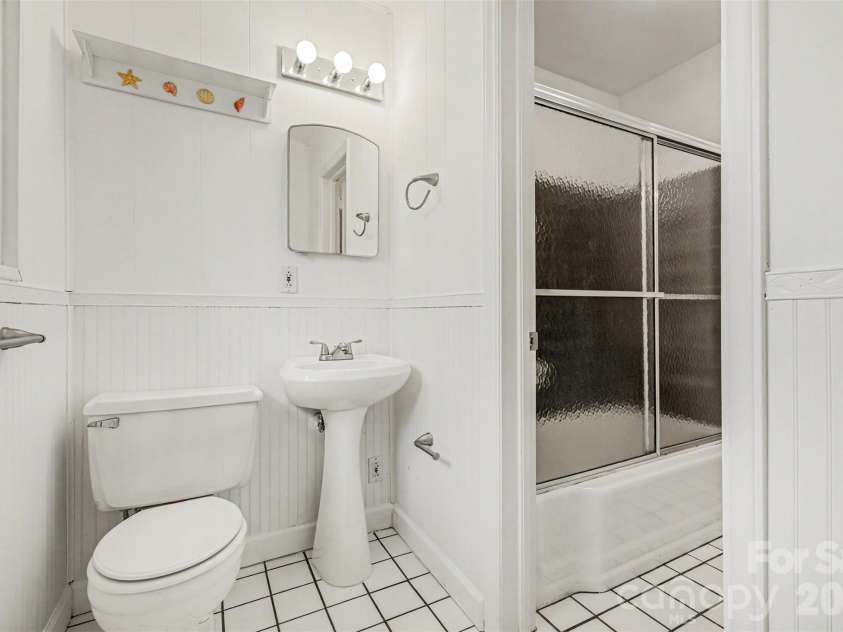 2701 Thomas Trail, Gastonia, NC 28054.  MLS# CAR4344698, YatesRealty ID 4802. 