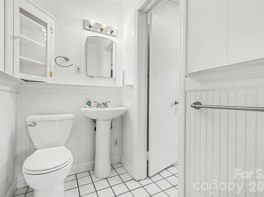 2701 Thomas Trail, Gastonia, NC 28054.  MLS# CAR4344698, YatesRealty ID 4802. 