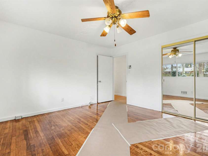 2701 Thomas Trail, Gastonia, NC 28054.  MLS# CAR4344698, YatesRealty ID 4802. 