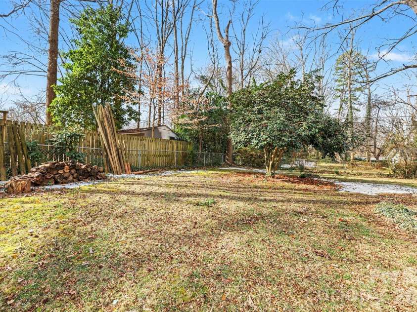 2701 Thomas Trail, Gastonia, NC 28054.  MLS# CAR4344698, YatesRealty ID 4802. 