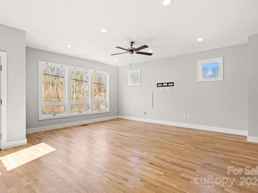 308 London Road, Asheville, NC 28803.  MLS# CAR4278914, YatesRealty ID 4802. 