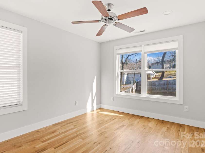 308 London Road, Asheville, NC 28803.  MLS# CAR4278914, YatesRealty ID 4802. 