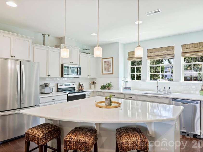 1125 Towns Hill Way, Charlotte, NC 28209.  MLS# CAR4417885, YatesRealty ID 48020. 