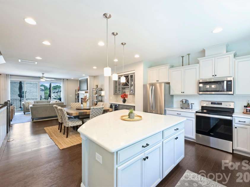 1125 Towns Hill Way, Charlotte, NC 28209.  MLS# CAR4417885, YatesRealty ID 48020. 