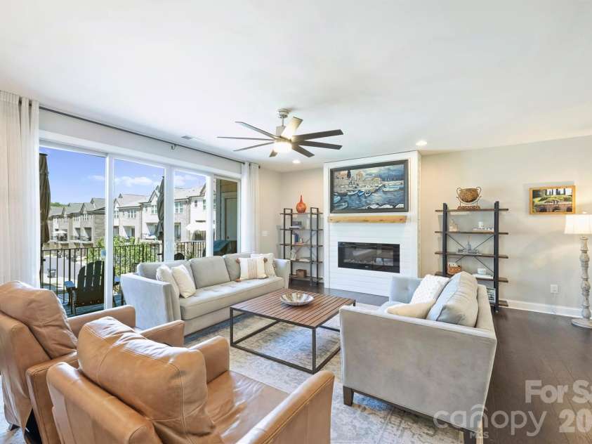 1125 Towns Hill Way, Charlotte, NC 28209.  MLS# CAR4417885, YatesRealty ID 48020. 