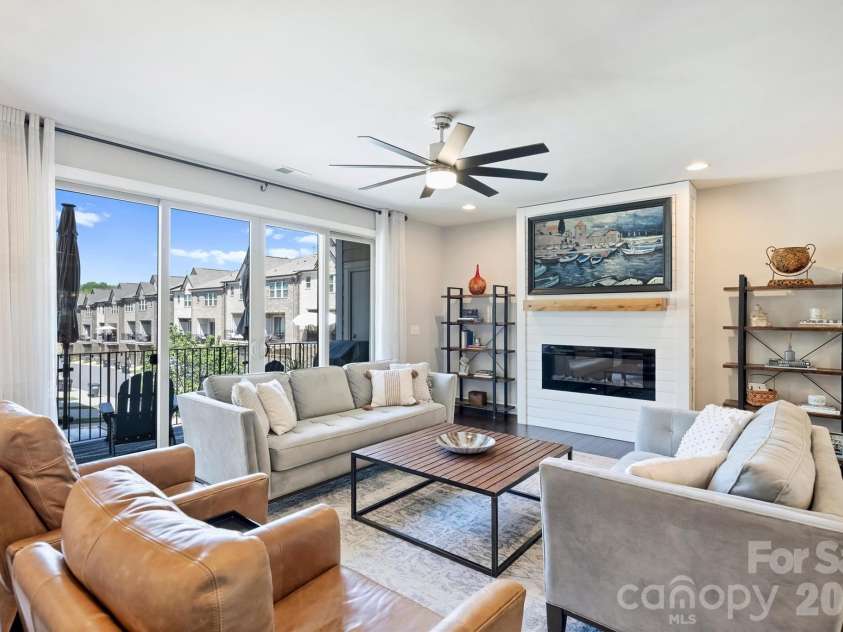 1125 Towns Hill Way, Charlotte, NC 28209.  MLS# CAR4417885, YatesRealty ID 48020. 