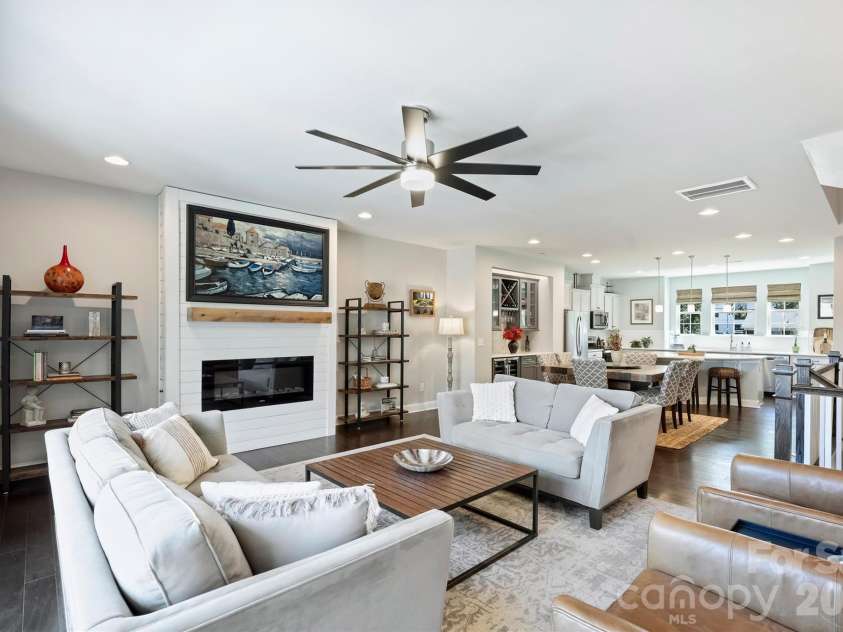 1125 Towns Hill Way, Charlotte, NC 28209.  MLS# CAR4417885, YatesRealty ID 48020. 