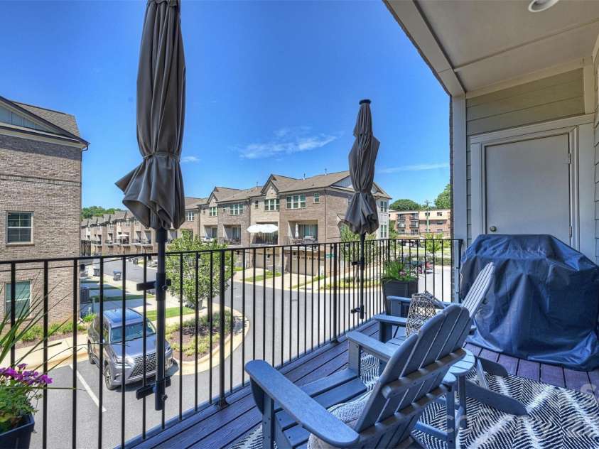 1125 Towns Hill Way, Charlotte, NC 28209.  MLS# CAR4417885, YatesRealty ID 48020. 