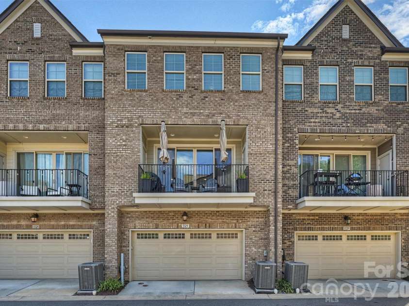 1125 Towns Hill Way, Charlotte, NC 28209.  MLS# CAR4417885, YatesRealty ID 48020. 