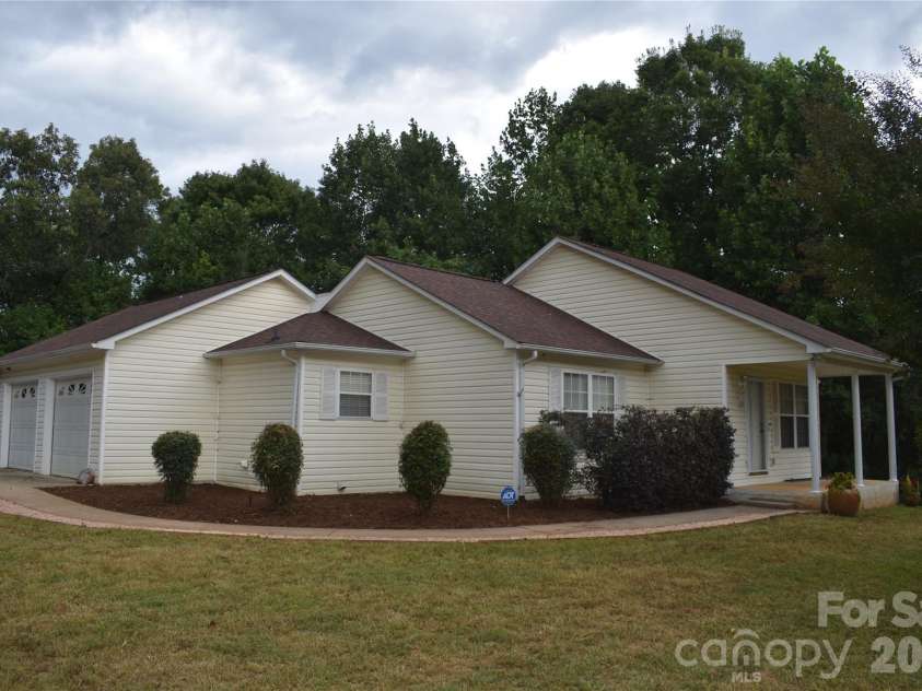 26 Chipmunk Ridge, Marion, NC 28752.  MLS# CAR4417544, YatesRealty ID 48021. 