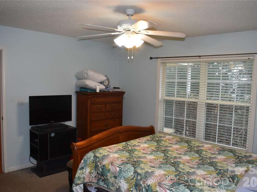 26 Chipmunk Ridge, Marion, NC 28752.  MLS# CAR4417544, YatesRealty ID 48021. 