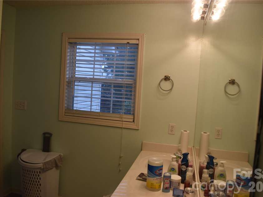 26 Chipmunk Ridge, Marion, NC 28752.  MLS# CAR4417544, YatesRealty ID 48021. 
