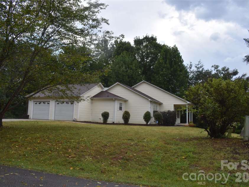 26 Chipmunk Ridge, Marion, NC 28752.  MLS# CAR4417544, YatesRealty ID 48021. 