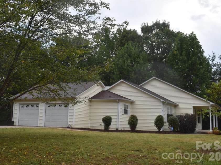 26 Chipmunk Ridge, Marion, NC 28752.  MLS# CAR4417544, YatesRealty ID 48021. 