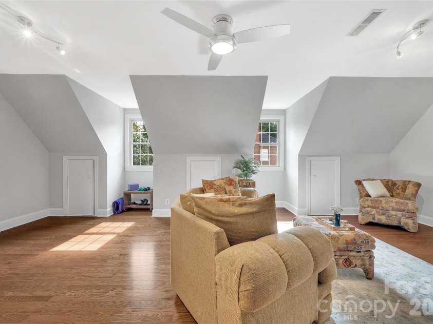 10108 Lampkin Way, Charlotte, NC 28269.  MLS# CAR4419211, YatesRealty ID 48022. Flex 3
