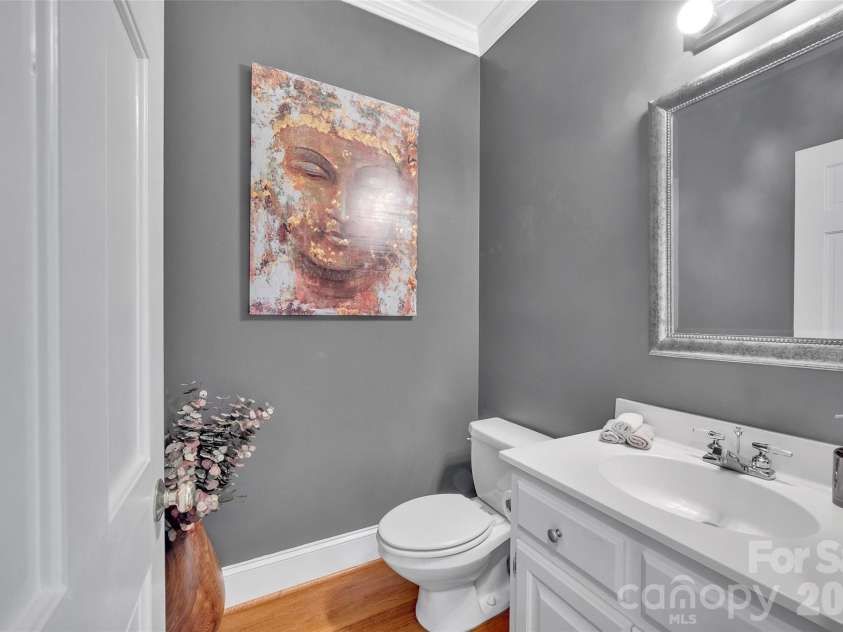 10108 Lampkin Way, Charlotte, NC 28269.  MLS# CAR4419211, YatesRealty ID 48022. Half bath