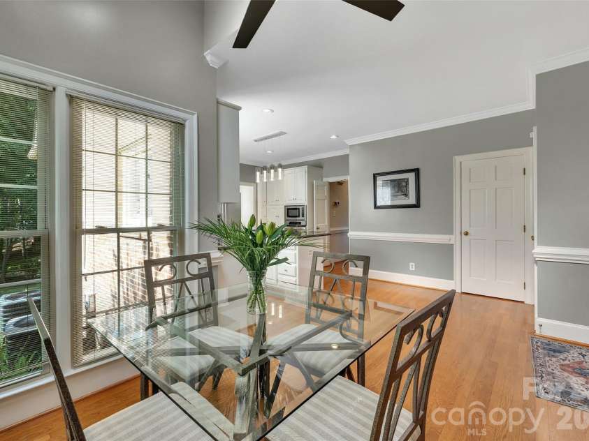 10108 Lampkin Way, Charlotte, NC 28269.  MLS# CAR4419211, YatesRealty ID 48022. Kitchen 4