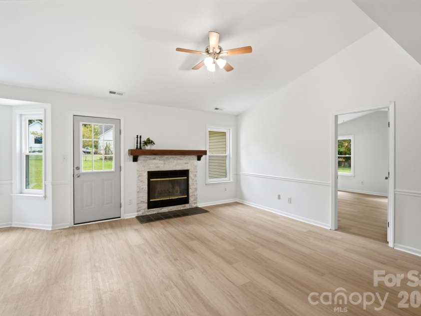 2730 Briar Trail Court, Matthews, NC 28104.  MLS# CAR4417757, YatesRealty ID 48024. 
