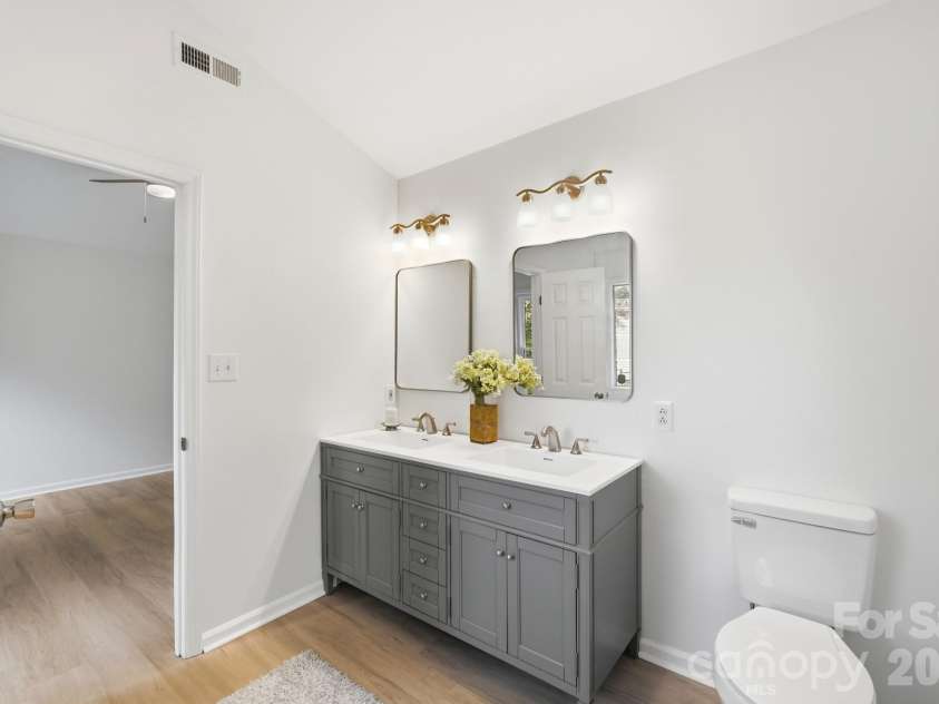 2730 Briar Trail Court, Matthews, NC 28104.  MLS# CAR4417757, YatesRealty ID 48024. 
